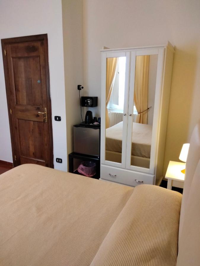 Dante Rooms Naples Luaran gambar